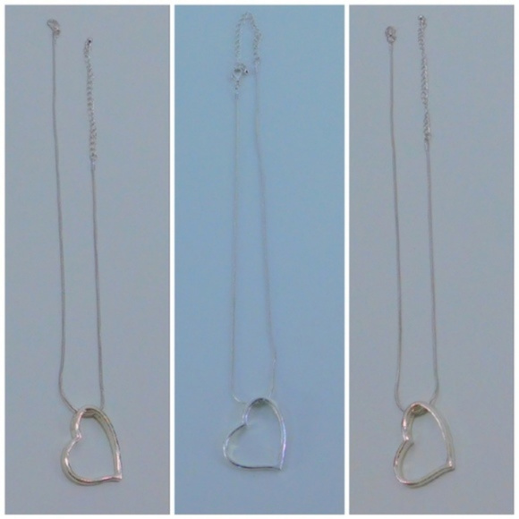 Jewelry - Silvertone Heart Pendant Necklace